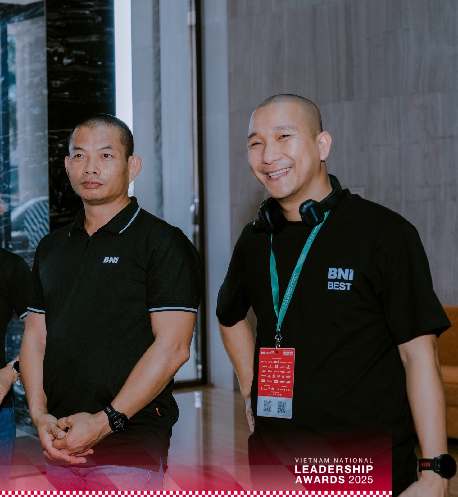 Ảnh thật: Hóa sát cánh cùng thầy Phạm Thành Long tại BNI Vietnam National Leadership Awards 2025